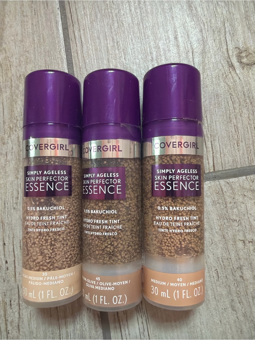 COVERGIRL Simply Ageless Skin Perfector Essence Hydro Fresh Tint - Purple Caps